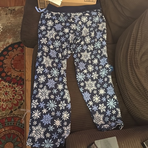 Nautica Snow Flake Pajama Set - Picture 10 of 10